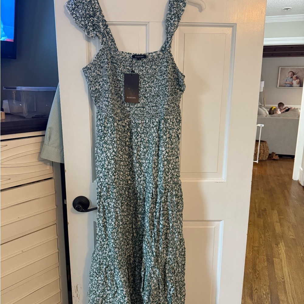 Chic Green Floral Maxi Dress